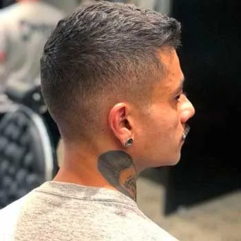 Resultado de corte Degradê Americano impecável realizado por aluno - Técnica ensinada no Curso de Barbeiro Profissional